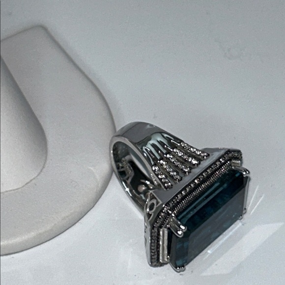 NWOT Genuine Square London Blue Topaz White Topaz Halo  Gemstone Designer Ring - Picture 8 of 9